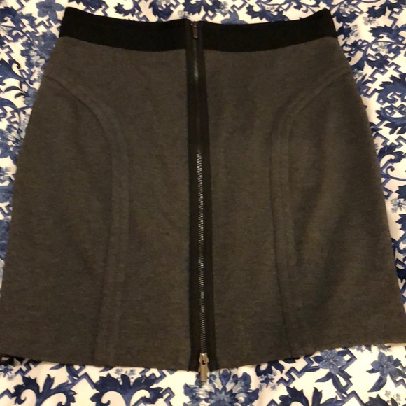 BCBG MaxAzria Zippered Skirt Grey and Black Large - Picture 3 of 4